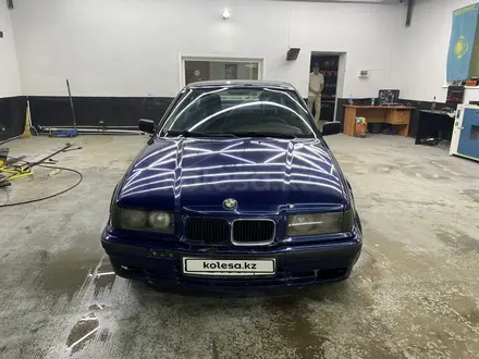 BMW 318 1992 года за 1 700 000 тг. в Астана – фото 2