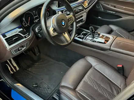 BMW M760 2017 года за 43 000 000 тг. в Алматы – фото 7