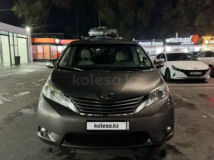 Toyota Sienna 2016 года за 8 500 000 тг. в Алматы – фото 2