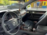 Volkswagen Touareg 2007 года за 9 200 000 тг. в Алматы – фото 3