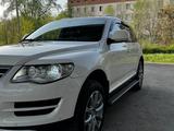 Volkswagen Touareg 2007 года за 9 200 000 тг. в Алматы – фото 2