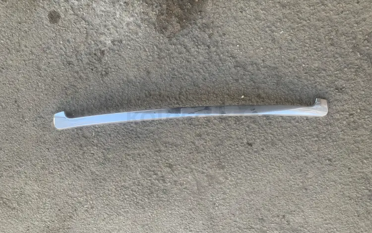 Хром накладка капота toyota prado за 15 000 тг. в Алматы