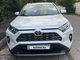 Toyota RAV4 2020 года за 16 500 000 тг. в Тараз