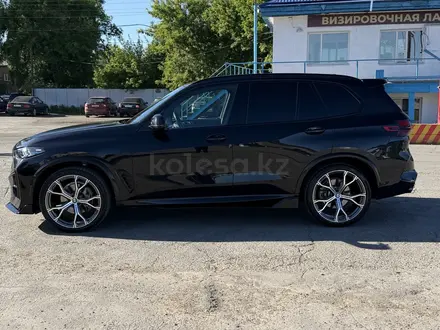 BMW X5 2023 года за 50 000 000 тг. в Костанай – фото 2