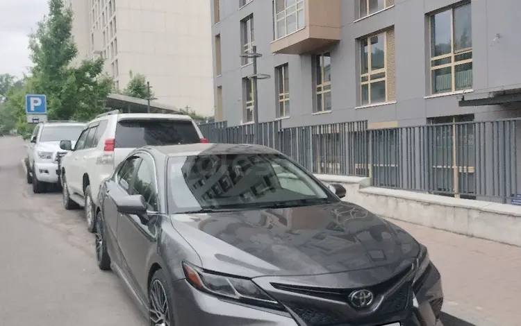 Toyota Camry 2019 года за 12 000 000 тг. в Алматы