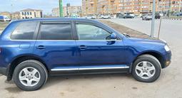 Volkswagen Touareg 2005 года за 4 500 000 тг. в Актобе – фото 4