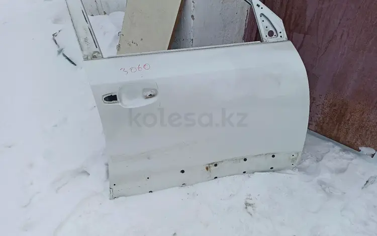 Дверь правая передняя land cruiser 200 14 год под накладку за 220 000 тг. в Астана