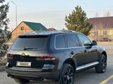 Volkswagen Touareg 2007 года за 6 300 000 тг. в Алматы – фото 4