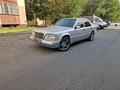 Mercedes-Benz E 220 1993 года за 1 500 000 тг. в Алматы – фото 2