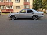 Mercedes-Benz E 220 1993 года за 1 500 000 тг. в Алматы – фото 5