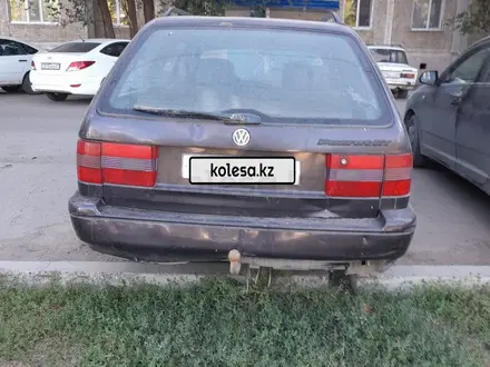 Volkswagen Passat 1994 года за 1 580 000 тг. в Уральск – фото 3