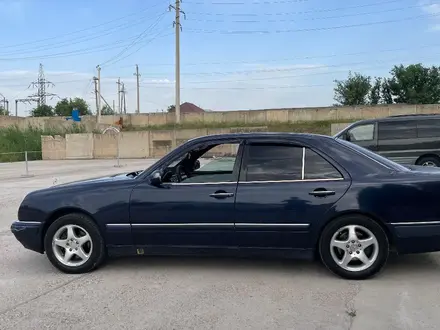 Mercedes-Benz E 280 1996 года за 2 400 000 тг. в Шымкент – фото 4