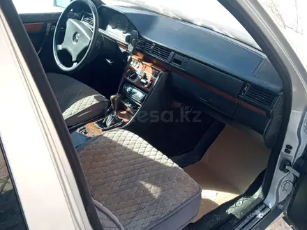 Mercedes-Benz E 250 1991 года за 1 100 000 тг. в Караганда – фото 4