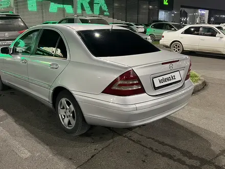 Mercedes-Benz C 200 2002 года за 3 200 000 тг. в Алматы – фото 3