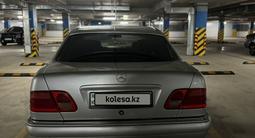 Mercedes-Benz E 200 1999 годаfor3 700 000 тг. в Павлодар – фото 4