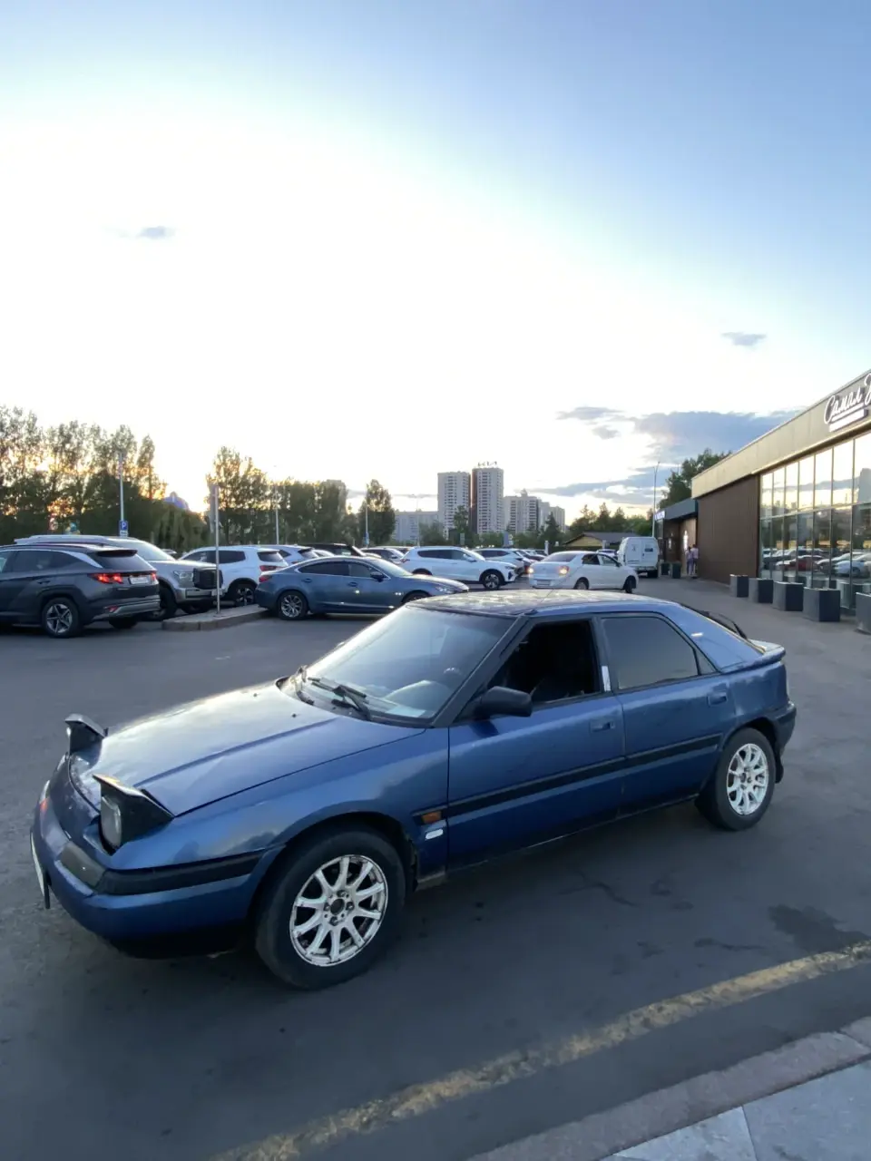 Mazda 323, 1991
