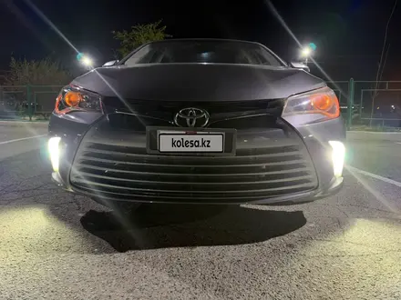 Toyota Camry 2015 года за 5 400 000 тг. в Жанаозен – фото 13