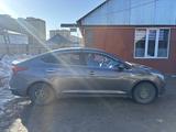 Hyundai Accent 2022 года за 7 650 000 тг. в Уральск – фото 2
