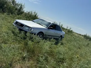 Audi 100