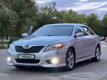 Toyota Camry 2010 года за 7 600 000 тг. в Актобе