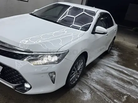 Toyota Camry 2017 года за 9 600 000 тг. в Балхаш – фото 2