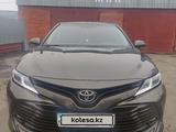 Toyota Camry 2018 года за 12 800 000 тг. в Петропавловск – фото 2