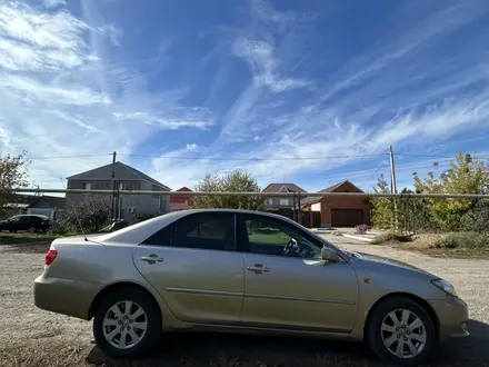 Toyota Camry 2003 года за 4 000 000 тг. в Уральск – фото 12