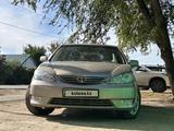 Toyota Camry 2003 года за 4 000 000 тг. в Уральск – фото 2