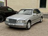 Mercedes-Benz C 200 1995 года за 1 590 000 тг. в Караганда