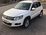 Volkswagen Tiguan 2015 года за 10 800 000 тг. в Алматы