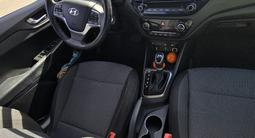 Hyundai Accent 2021 года за 7 700 000 тг. в Актобе – фото 4
