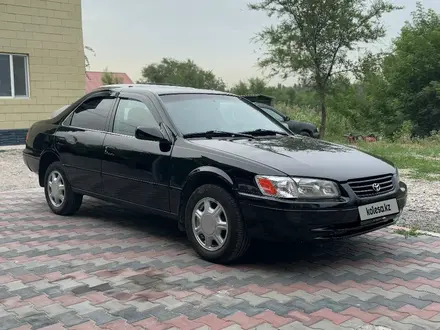 Toyota Camry 2000 года за 3 000 000 тг. в Алматы – фото 9