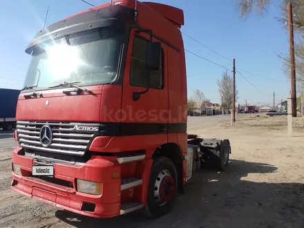 Mercedes-Benz  Actros 2000 года за 18 000 000 тг. в Жаркент – фото 2