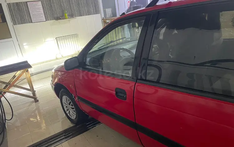 Mitsubishi Space Runner 1997 годаүшін1 400 000 тг. в Алматы