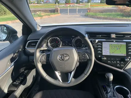 Toyota Camry 2021 года за 17 000 000 тг. в Алматы – фото 26