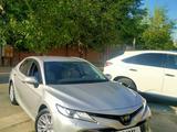Toyota Camry 2020 года за 14 900 000 тг. в Шымкент – фото 2