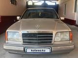 Mercedes-Benz E 280 1994 года за 1 800 000 тг. в Шымкент