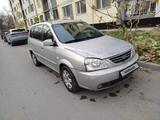 Kia Carens 2003 года за 1 900 000 тг. в Алматы