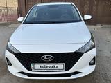 Hyundai Accent 2023 года за 8 700 000 тг. в Кызылорда – фото 2