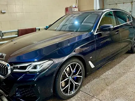 BMW 520 2022 года за 31 900 000 тг. в Усть-Каменогорск