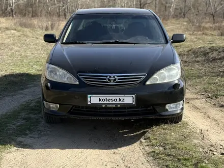 Toyota Camry 2004 года за 5 200 000 тг. в Семей – фото 2