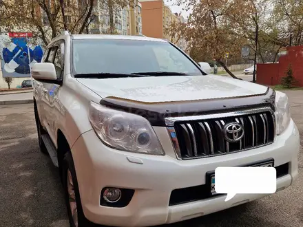 Toyota Land Cruiser Prado 2013 года за 15 600 000 тг. в Алматы