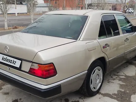 Mercedes-Benz E 200 1993 года за 2 000 000 тг. в Кызылорда – фото 5