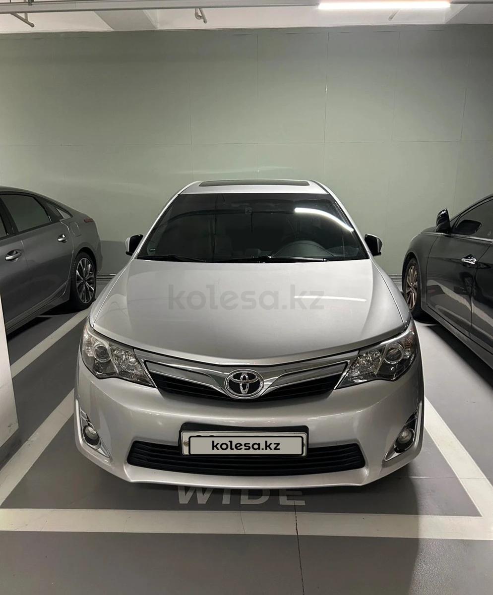 Toyota Camry 2012 г.