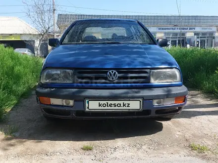 Volkswagen Vento 1995 года за 600 000 тг. в Шымкент