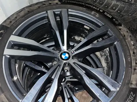 Диски с резиной pirelli от bmw x7 за 2 000 000 тг. в Астана