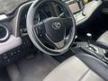 Toyota RAV4 2015 года за 5 800 000 тг. в Уральск – фото 2