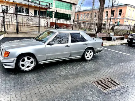 Mercedes-Benz E 230 1991 года за 1 350 000 тг. в Семей – фото 3
