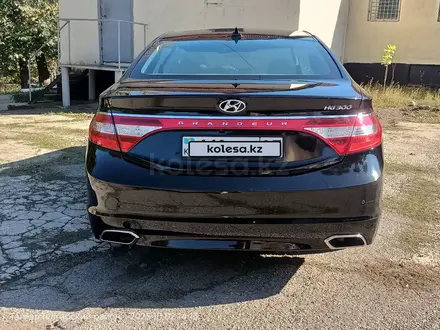 Hyundai Grandeur 2016 года за 8 600 000 тг. в Алматы – фото 12