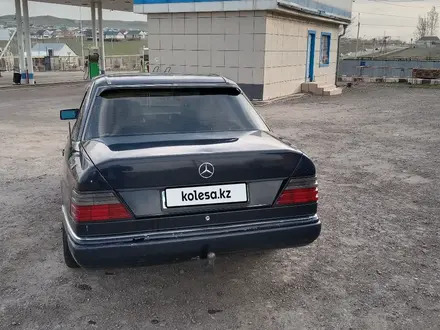 Mercedes-Benz E 230 1990 года за 1 300 000 тг. в Сарыозек – фото 4